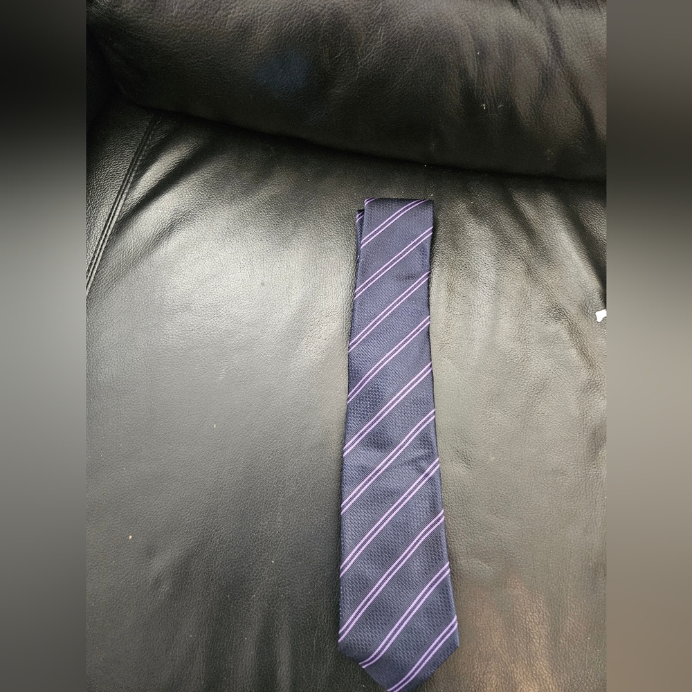 Hawes and curtis London purple silk tie